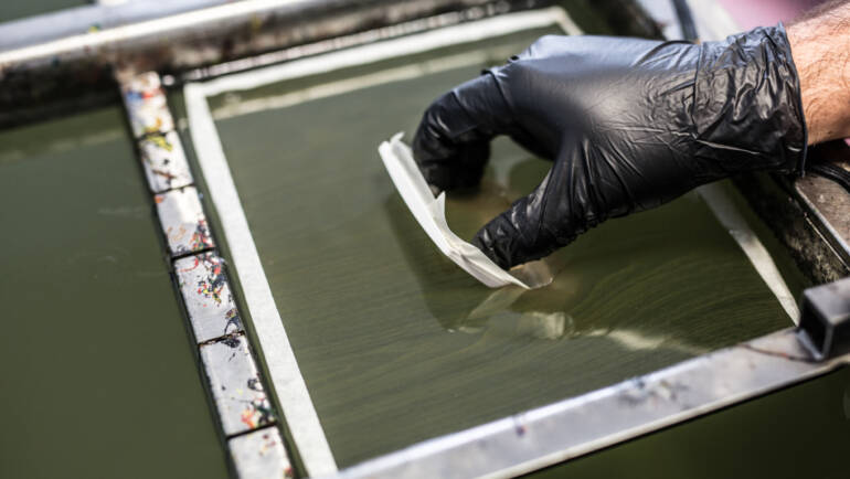 L&rsquo;hydro dipping est-elle compatible avec le plastique et le métal ?